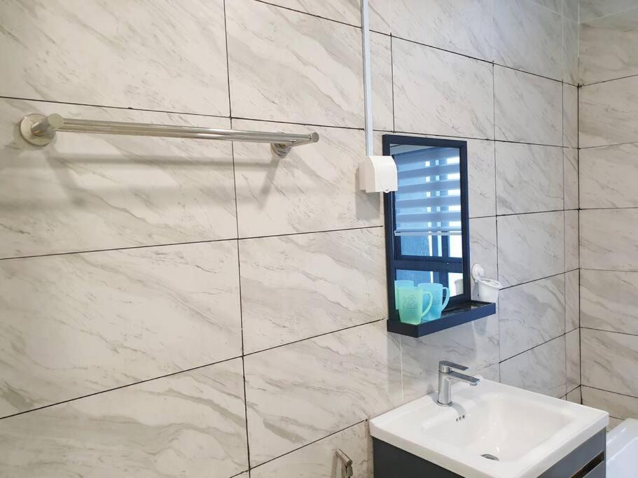 Seaview#Warmth#Netflix#Privatebathtub#Seasideluxurycondo#Imperioresidence Malacca Exterior photo